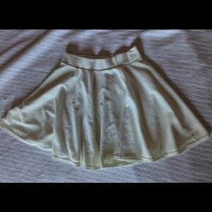 Chic White Skirt